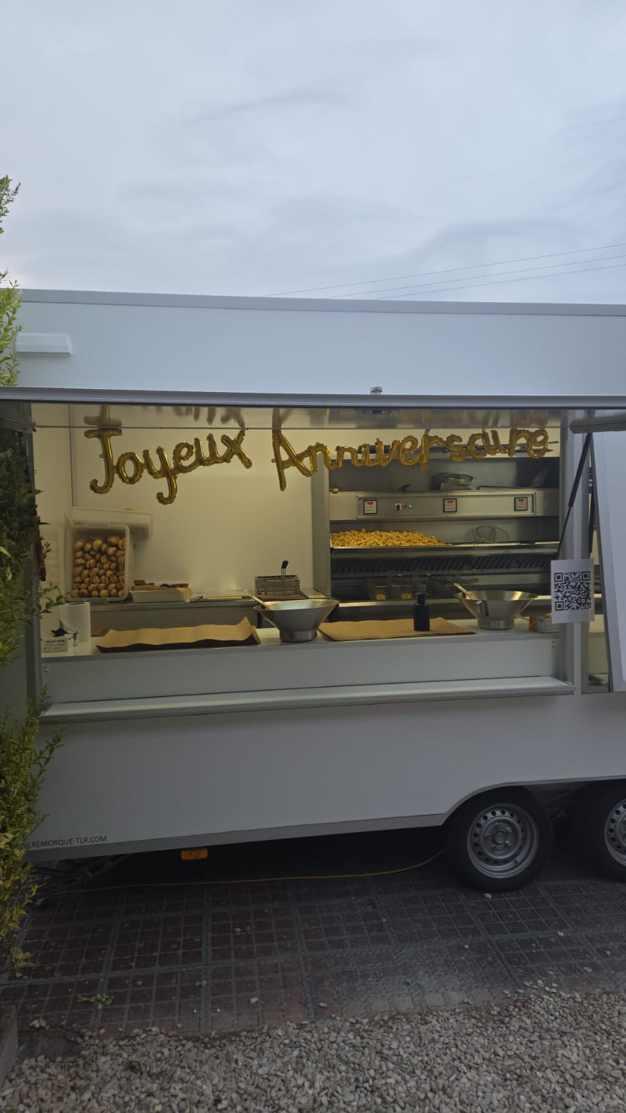 🎉 18 Ans à Fenain : Une Soirée Street Food Inoubliable pour Naomie!